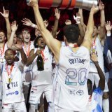 Fribourg Olympic: des succès sportifs, mais une situation financière moins rose KEYSTONE/PETER KLAUNZER